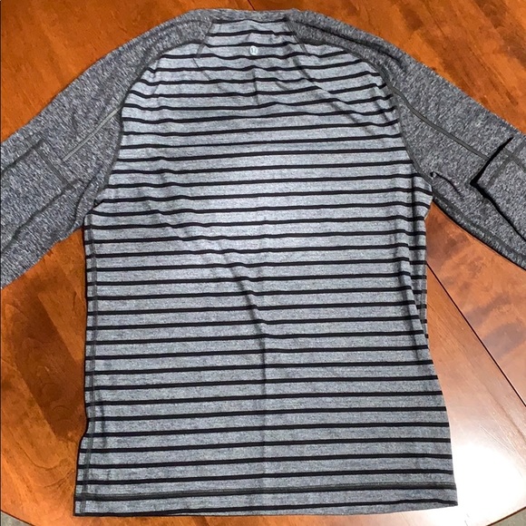 Lululemon Long Sleeve Shirt - Picture 5 of 5